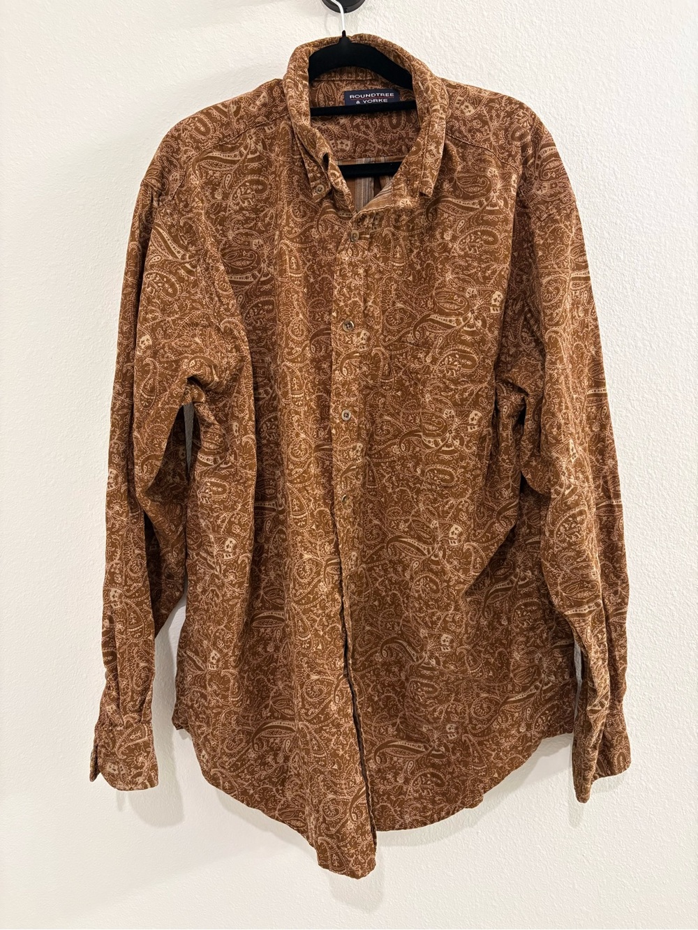 Roundtree & Yorke Men's Brown Paisley Corduroy Button-Down Shirt